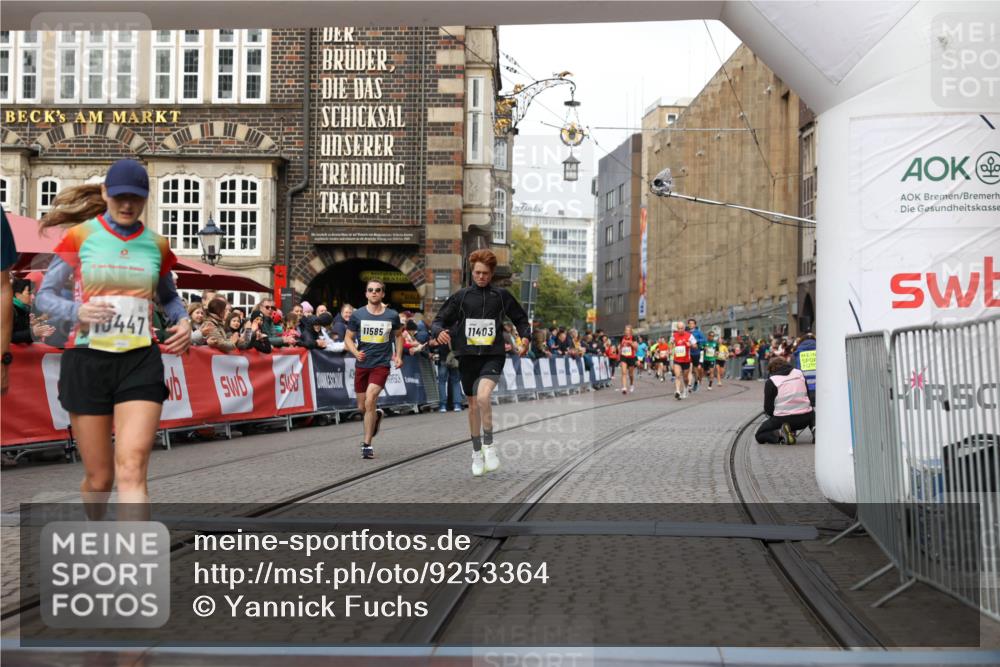 05.10.2025 - 20. swb-Marathon Bremen Yannick Fuchs http://msf.ph/oto/9253364 05.10.2025 10:45:33 Ziel 9396, 9885, 10447, 10634, 11346, 11403, 11585 meine-sportfotos.de