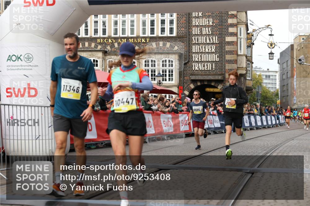 05.10.2025 - 20. swb-Marathon Bremen Yannick Fuchs http://msf.ph/oto/9253408 05.10.2025 10:45:33 Ziel 9396, 9885, 10447, 10634, 11346, 11403, 11585 meine-sportfotos.de