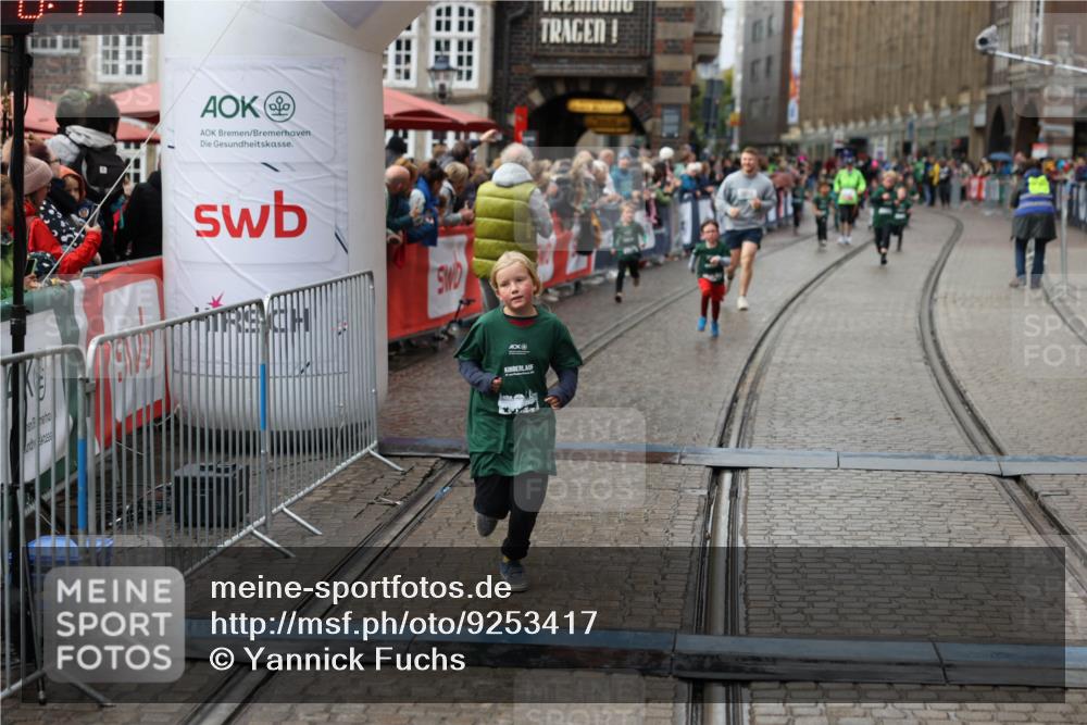 05.10.2025 - 20. swb-Marathon Bremen Yannick Fuchs http://msf.ph/oto/9253417 05.10.2025 15:22:10 Ziel  meine-sportfotos.de