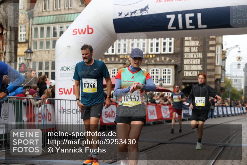 05.10.2025 - 20. swb-Marathon Bremen Yannick Fuchs http://msf.ph/oto/9253430 05.10.2025 10:45:34 Ziel 9396, 9885, 10447, 10634, 11346, 11403, 11585 meine-sportfotos.de