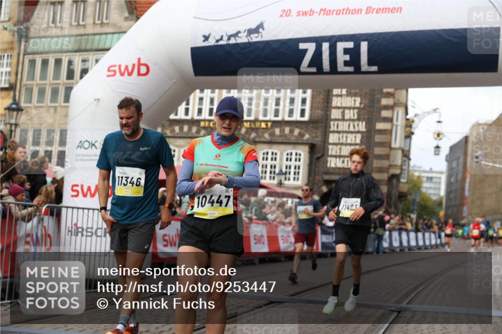 05.10.2025 - 20. swb-Marathon Bremen Yannick Fuchs http://msf.ph/oto/9253447 05.10.2025 10:45:34 Ziel 9396, 9885, 10447, 10634, 11346, 11403, 11585 meine-sportfotos.de