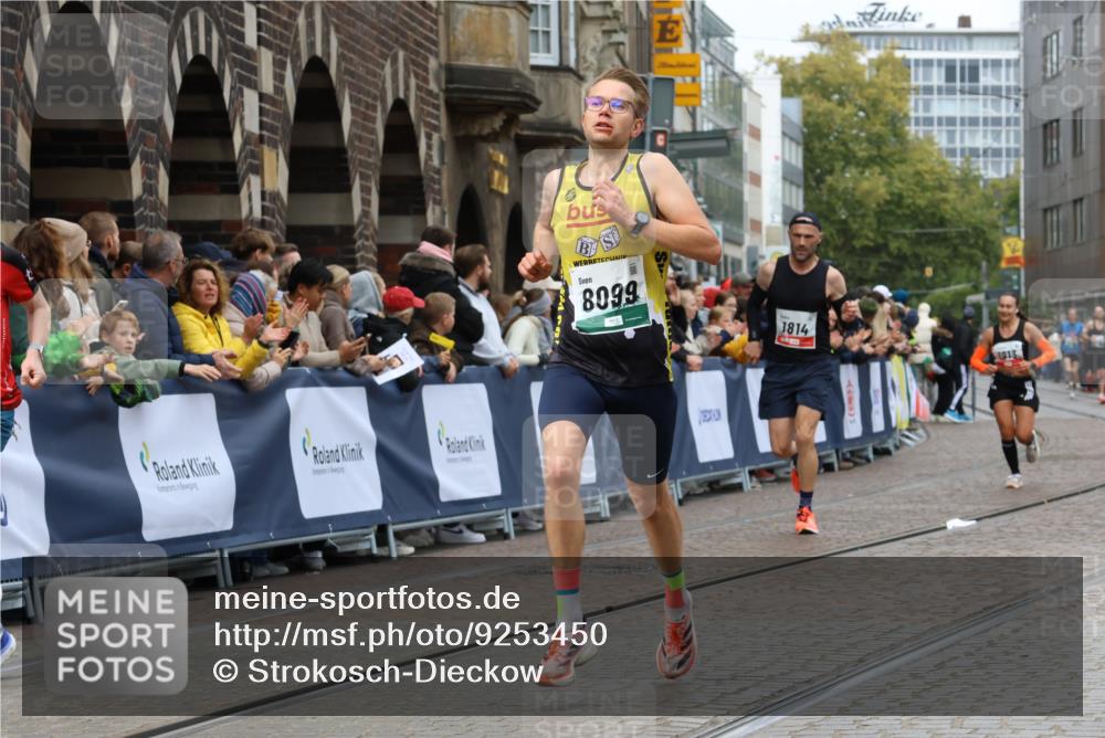 05.10.2025 - 20. swb-Marathon Bremen Strokosch-Dieckow http://msf.ph/oto/9253450 05.10.2025 12:51:32 Ziel 938, 1494, 1814, 1913, 8099 meine-sportfotos.de