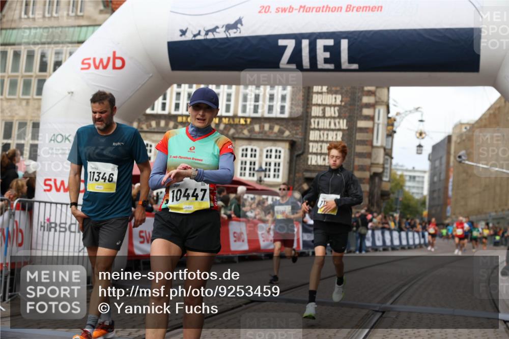05.10.2025 - 20. swb-Marathon Bremen Yannick Fuchs http://msf.ph/oto/9253459 05.10.2025 10:45:34 Ziel 9396, 9885, 10447, 10634, 11346, 11403, 11585 meine-sportfotos.de