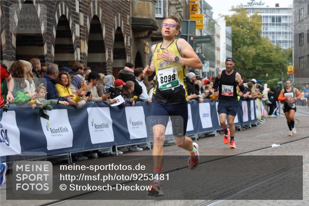 05.10.2025 - 20. swb-Marathon Bremen Strokosch-Dieckow http://msf.ph/oto/9253481 05.10.2025 12:51:33 Ziel 938, 1494, 1814, 1913, 8099 meine-sportfotos.de