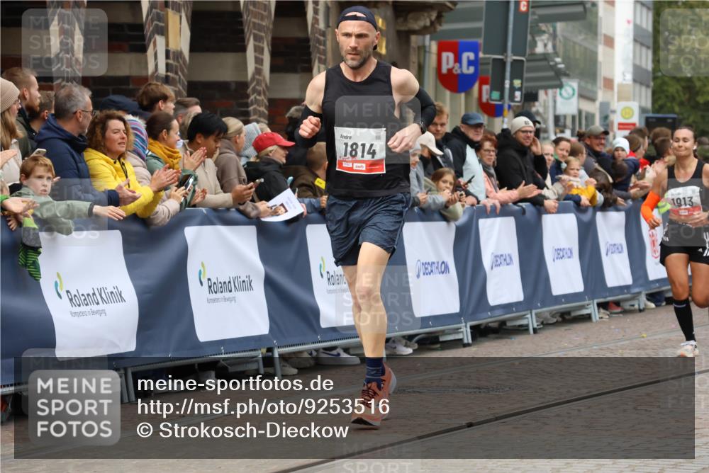 05.10.2025 - 20. swb-Marathon Bremen Strokosch-Dieckow http://msf.ph/oto/9253516 05.10.2025 12:51:34 Ziel 938, 1494, 1814, 1913, 8099 meine-sportfotos.de