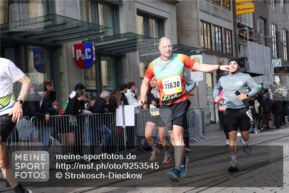 05.10.2025 - 20. swb-Marathon Bremen Strokosch-Dieckow http://msf.ph/oto/9253545 05.10.2025 10:55:53 Ziel 9258, 9424, 9541, 9783, 9811, 9855, 9950, 9968, 10006, 10009, 10015, 10028, 10191, 10196, 10394, 10424, 10590, 10641, 10664, 10675, 10959, 10989, 10992, 11095, 11148, 11364, 11366, 11554, 11620, 11626, 11630, 11662, 11693, 11723, 11741, 9258, 9424, 9541, 9783, 9811, 9855, 9950, 9968, 10006, 10009, 10015, 10028, 10191, 10196, 10394, 10424, 10590, 10641, 10664, 10675, 10959, 10989, 10992, 11095, 11148, 11364, 11366, 11554, 11620, 11630, 11662, 11693 meine-sportfotos.de