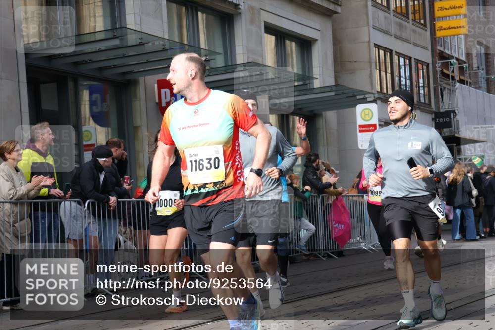 05.10.2025 - 20. swb-Marathon Bremen Strokosch-Dieckow http://msf.ph/oto/9253564 05.10.2025 10:55:53 Ziel 9258, 9424, 9541, 9783, 9811, 9855, 9950, 9968, 10006, 10009, 10015, 10028, 10191, 10196, 10394, 10424, 10590, 10641, 10664, 10675, 10959, 10989, 10992, 11095, 11148, 11364, 11366, 11554, 11620, 11626, 11630, 11662, 11693, 11723, 11741, 9258, 9424, 9541, 9783, 9811, 9855, 9950, 9968, 10006, 10009, 10015, 10028, 10191, 10196, 10394, 10424, 10590, 10641, 10664, 10675, 10959, 10989, 10992, 11095, 11148, 11364, 11366, 11554, 11620, 11630, 11662, 11693 meine-sportfotos.de