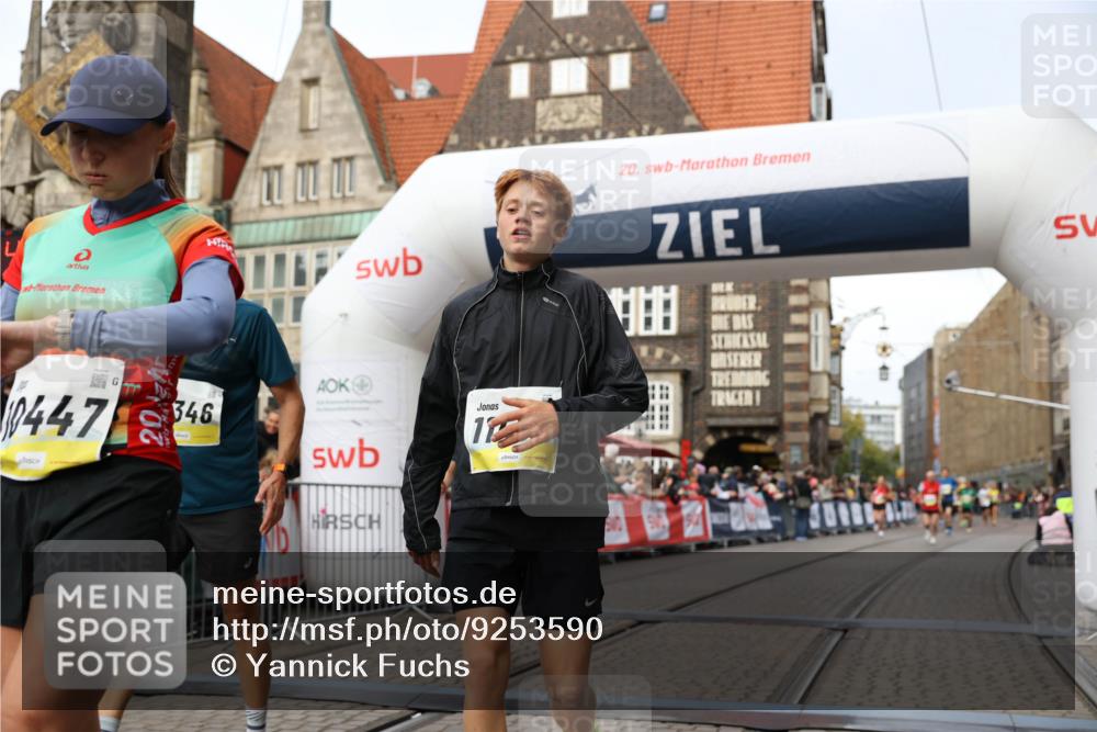 05.10.2025 - 20. swb-Marathon Bremen Yannick Fuchs http://msf.ph/oto/9253590 05.10.2025 10:45:36 Ziel 9396, 9885, 10447, 11346, 11403, 11585 meine-sportfotos.de