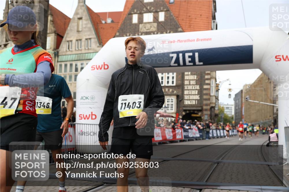 05.10.2025 - 20. swb-Marathon Bremen Yannick Fuchs http://msf.ph/oto/9253603 05.10.2025 10:45:36 Ziel 9396, 9885, 10447, 11346, 11403, 11585 meine-sportfotos.de