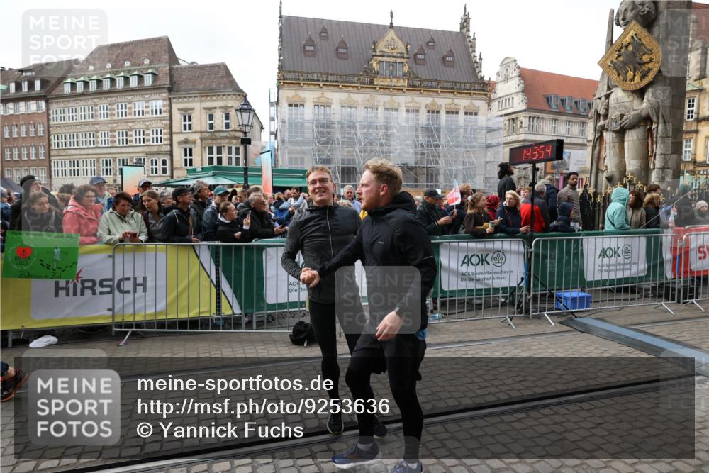 05.10.2025 - 20. swb-Marathon Bremen Yannick Fuchs http://msf.ph/oto/9253636 05.10.2025 11:14:44 Ziel 9861, 9970, 10292, 10722, 11072, 11139, 11473 meine-sportfotos.de