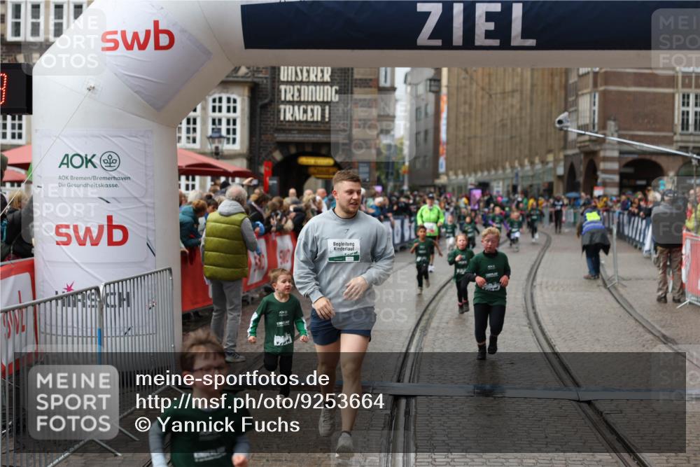 05.10.2025 - 20. swb-Marathon Bremen Yannick Fuchs http://msf.ph/oto/9253664 05.10.2025 15:22:14 Ziel  meine-sportfotos.de
