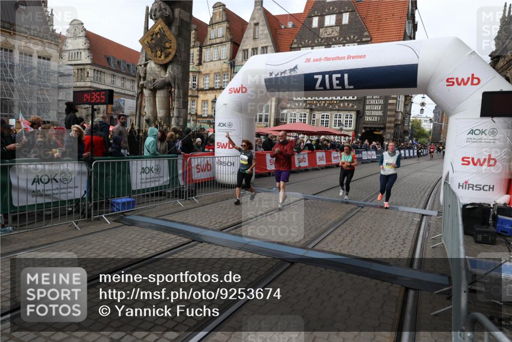 05.10.2025 - 20. swb-Marathon Bremen Yannick Fuchs http://msf.ph/oto/9253674 05.10.2025 11:14:44 Ziel 9861, 9970, 10292, 10722, 11072, 11139, 11473 meine-sportfotos.de