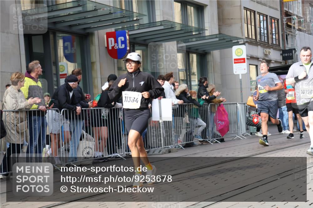 05.10.2025 - 20. swb-Marathon Bremen Strokosch-Dieckow http://msf.ph/oto/9253678 05.10.2025 10:55:58 Ziel 9258, 9424, 9783, 9790, 9811, 9855, 9932, 9968, 10005, 10006, 10009, 10028, 10179, 10191, 10196, 10387, 10424, 10546, 10590, 10648, 10664, 10989, 10992, 11095, 11253, 11364, 11366, 11554, 11571, 11620, 11630, 11662, 11693, 11723, 11741, 9258, 9424, 9783, 9790, 9811, 9855, 9932, 9968, 10005, 10006, 10009, 10028, 10179, 10191, 10196, 10387, 10424, 10546, 10590, 10648, 10664, 10989, 10992, 11095, 11253, 11364, 11366, 11554, 11571, 11620, 11630, 11662, 11693 meine-sportfotos.de