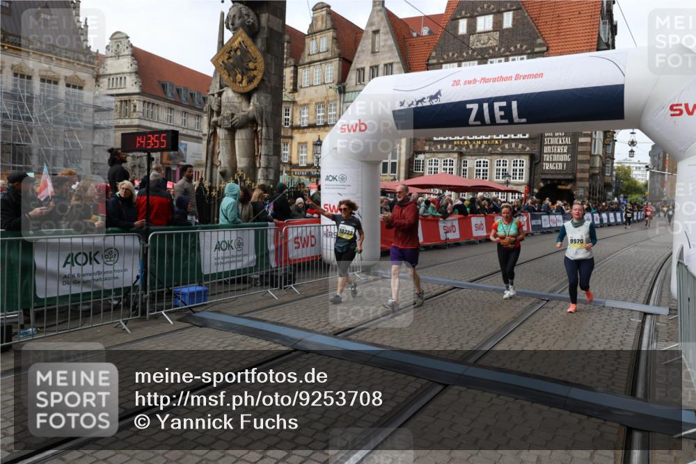05.10.2025 - 20. swb-Marathon Bremen Yannick Fuchs http://msf.ph/oto/9253708 05.10.2025 11:14:45 Ziel 9861, 9970, 10722, 11139, 11473 meine-sportfotos.de