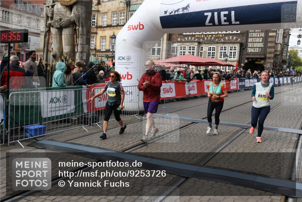 05.10.2025 - 20. swb-Marathon Bremen Yannick Fuchs http://msf.ph/oto/9253726 05.10.2025 11:14:45 Ziel 9861, 9970, 10722, 11139, 11473 meine-sportfotos.de