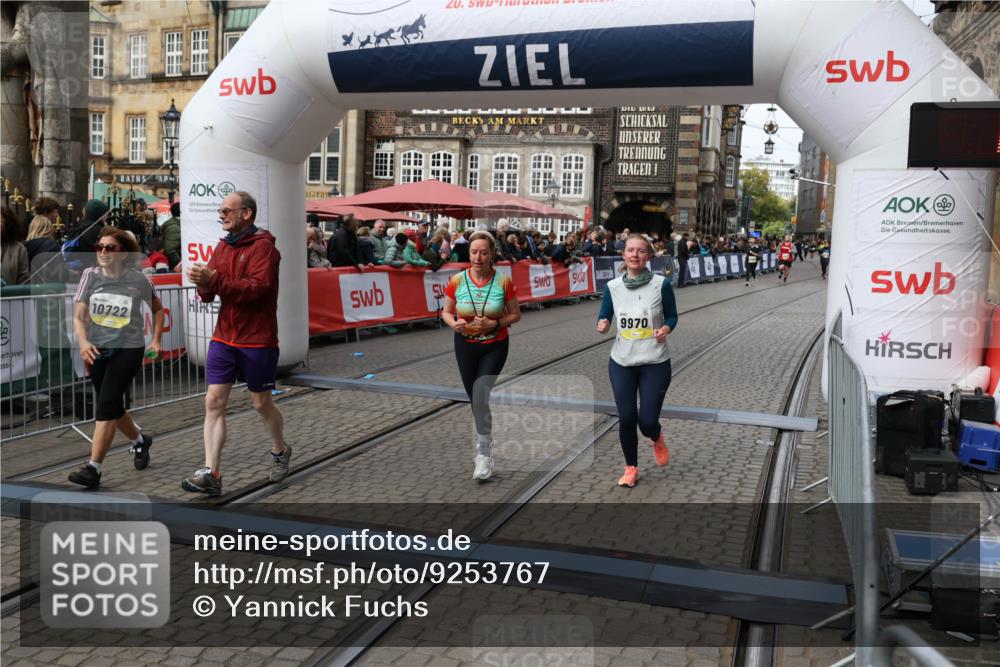 05.10.2025 - 20. swb-Marathon Bremen Yannick Fuchs http://msf.ph/oto/9253767 05.10.2025 11:14:45 Ziel 9861, 9970, 10722, 11139, 11473 meine-sportfotos.de