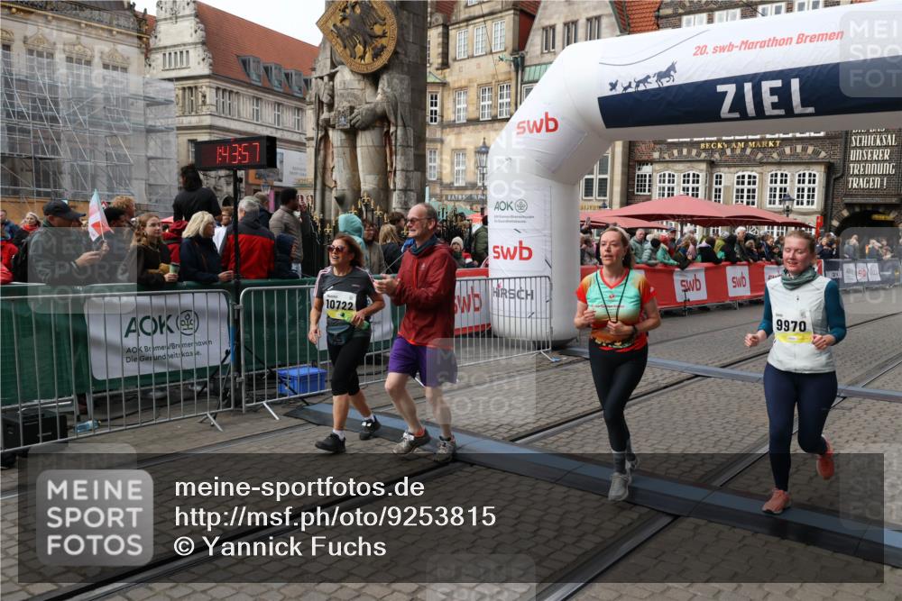 05.10.2025 - 20. swb-Marathon Bremen Yannick Fuchs http://msf.ph/oto/9253815 05.10.2025 11:14:46 Ziel 9861, 9970, 10722, 11473 meine-sportfotos.de