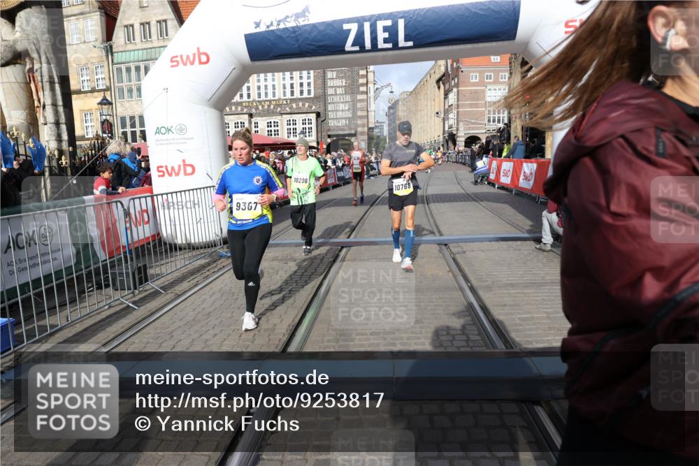 05.10.2025 - 20. swb-Marathon Bremen Yannick Fuchs http://msf.ph/oto/9253817 05.10.2025 10:54:42 Ziel 9367, 10032, 10174, 10178, 10296, 10768, 11045, 11089, 11321, 11694 meine-sportfotos.de