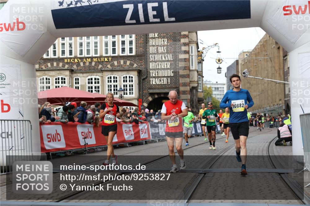 05.10.2025 - 20. swb-Marathon Bremen Yannick Fuchs http://msf.ph/oto/9253827 05.10.2025 10:45:43 Ziel 8000, 9200, 9222, 9250, 10053, 10682, 11678, 11745 meine-sportfotos.de