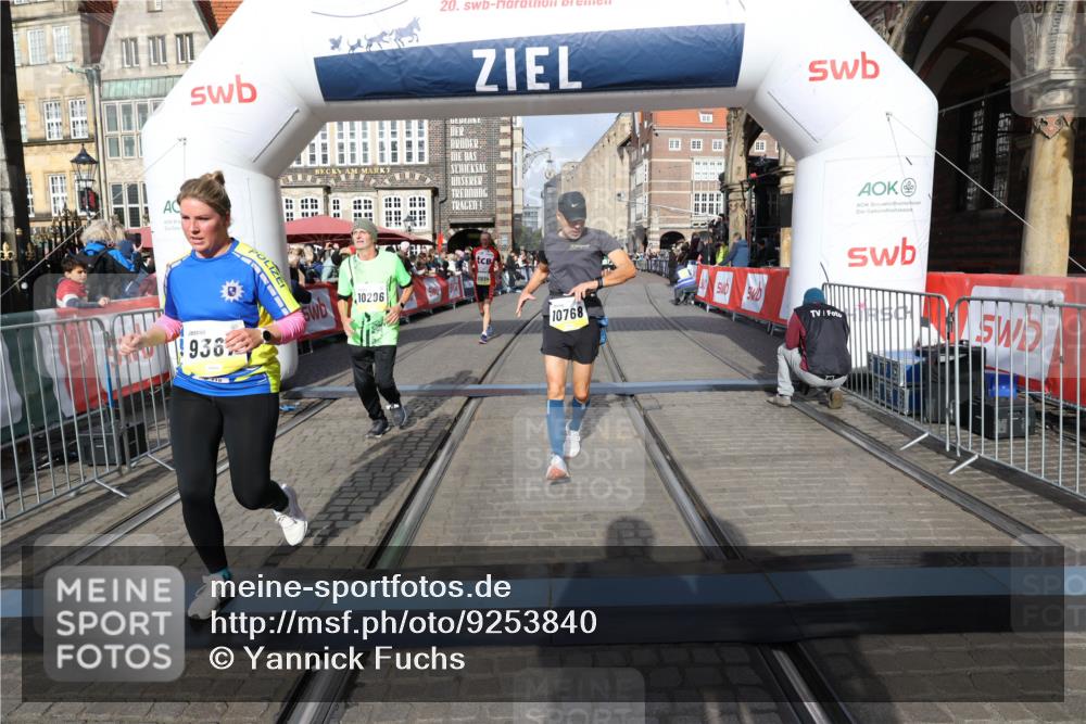 05.10.2025 - 20. swb-Marathon Bremen Yannick Fuchs http://msf.ph/oto/9253840 05.10.2025 10:54:42 Ziel 9367, 10032, 10174, 10178, 10296, 10768, 11045, 11089, 11321, 11694 meine-sportfotos.de