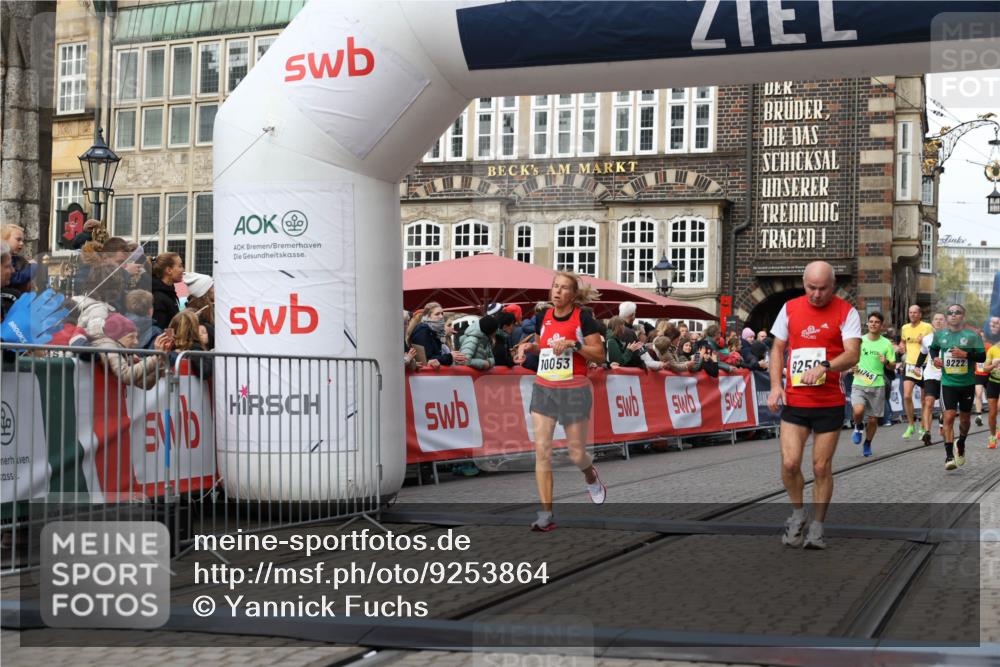 05.10.2025 - 20. swb-Marathon Bremen Yannick Fuchs http://msf.ph/oto/9253864 05.10.2025 10:45:43 Ziel 8000, 9200, 9222, 9250, 10053, 10682, 11678, 11745 meine-sportfotos.de