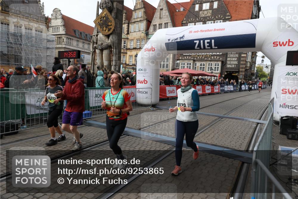 05.10.2025 - 20. swb-Marathon Bremen Yannick Fuchs http://msf.ph/oto/9253865 05.10.2025 11:14:47 Ziel 9861, 9970, 10722, 11473 meine-sportfotos.de