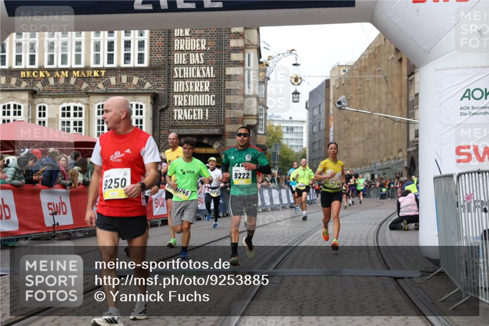 05.10.2025 - 20. swb-Marathon Bremen Yannick Fuchs http://msf.ph/oto/9253885 05.10.2025 10:45:46 Ziel 8000, 9200, 9222, 9250, 9709, 10053, 10639, 10682, 10792, 11678, 11745 meine-sportfotos.de