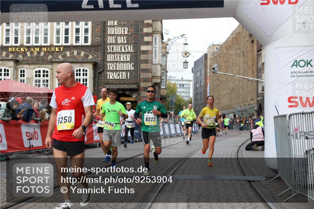 05.10.2025 - 20. swb-Marathon Bremen Yannick Fuchs http://msf.ph/oto/9253904 05.10.2025 10:45:46 Ziel 8000, 9200, 9222, 9250, 9709, 10053, 10639, 10682, 10792, 11678, 11745 meine-sportfotos.de