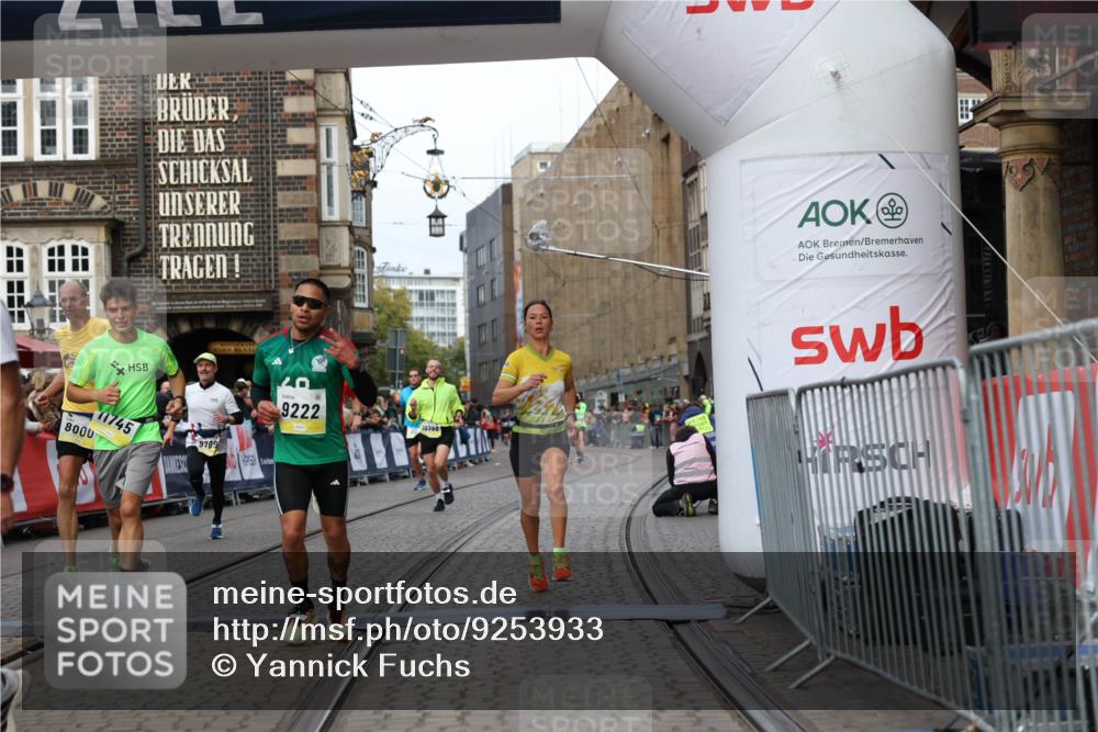 05.10.2025 - 20. swb-Marathon Bremen Yannick Fuchs http://msf.ph/oto/9253933 05.10.2025 10:45:46 Ziel 8000, 9200, 9222, 9250, 9709, 10053, 10639, 10682, 10792, 11678, 11745 meine-sportfotos.de