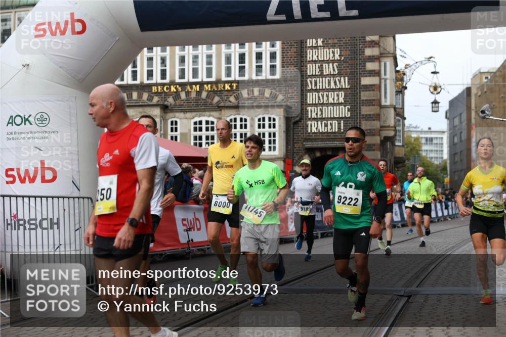 05.10.2025 - 20. swb-Marathon Bremen Yannick Fuchs http://msf.ph/oto/9253973 05.10.2025 10:45:47 Ziel 8000, 9200, 9222, 9250, 9709, 10053, 10639, 10682, 10792, 11678, 11745 meine-sportfotos.de