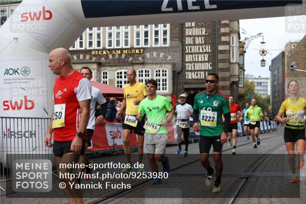 05.10.2025 - 20. swb-Marathon Bremen Yannick Fuchs http://msf.ph/oto/9253980 05.10.2025 10:45:47 Ziel 8000, 9200, 9222, 9250, 9709, 10053, 10639, 10682, 10792, 11678, 11745 meine-sportfotos.de