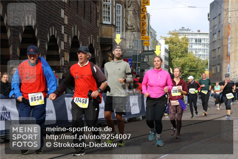05.10.2025 - 20. swb-Marathon Bremen Strokosch-Dieckow http://msf.ph/oto/9254007 05.10.2025 11:02:05 Ziel 9324, 9363, 9426, 9536, 9686, 10301, 10508, 10855, 10879, 10887, 11014, 11454, 11459 meine-sportfotos.de