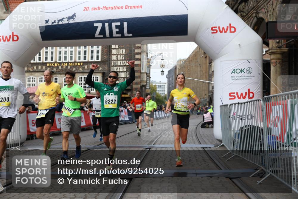 05.10.2025 - 20. swb-Marathon Bremen Yannick Fuchs http://msf.ph/oto/9254025 05.10.2025 10:45:48 Ziel 28, 8000, 9200, 9222, 9250, 9709, 10053, 10639, 10682, 10792, 11678, 11745 meine-sportfotos.de