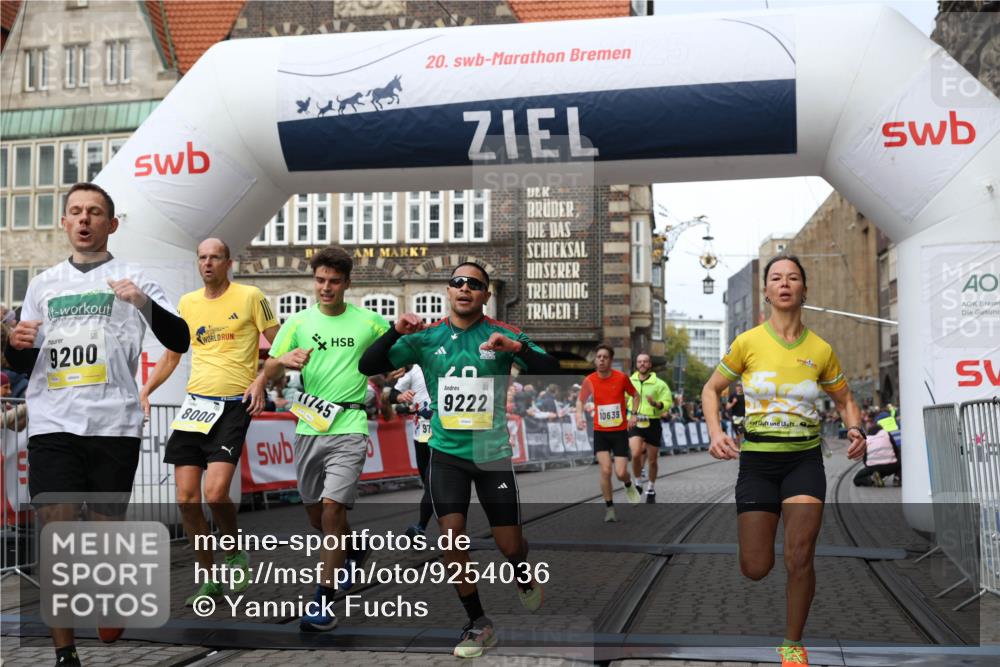 05.10.2025 - 20. swb-Marathon Bremen Yannick Fuchs http://msf.ph/oto/9254036 05.10.2025 10:45:48 Ziel 28, 8000, 9200, 9222, 9250, 9709, 10053, 10639, 10682, 10792, 11678, 11745 meine-sportfotos.de