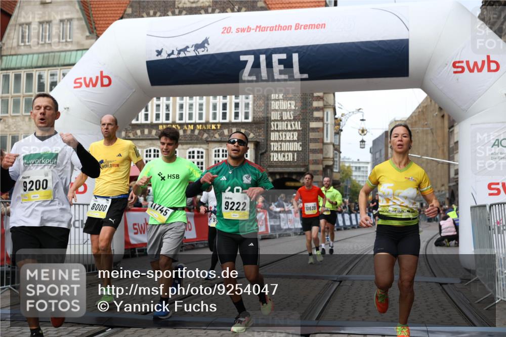 05.10.2025 - 20. swb-Marathon Bremen Yannick Fuchs http://msf.ph/oto/9254047 05.10.2025 10:45:48 Ziel 28, 8000, 9200, 9222, 9250, 9709, 10053, 10639, 10682, 10792, 11678, 11745 meine-sportfotos.de