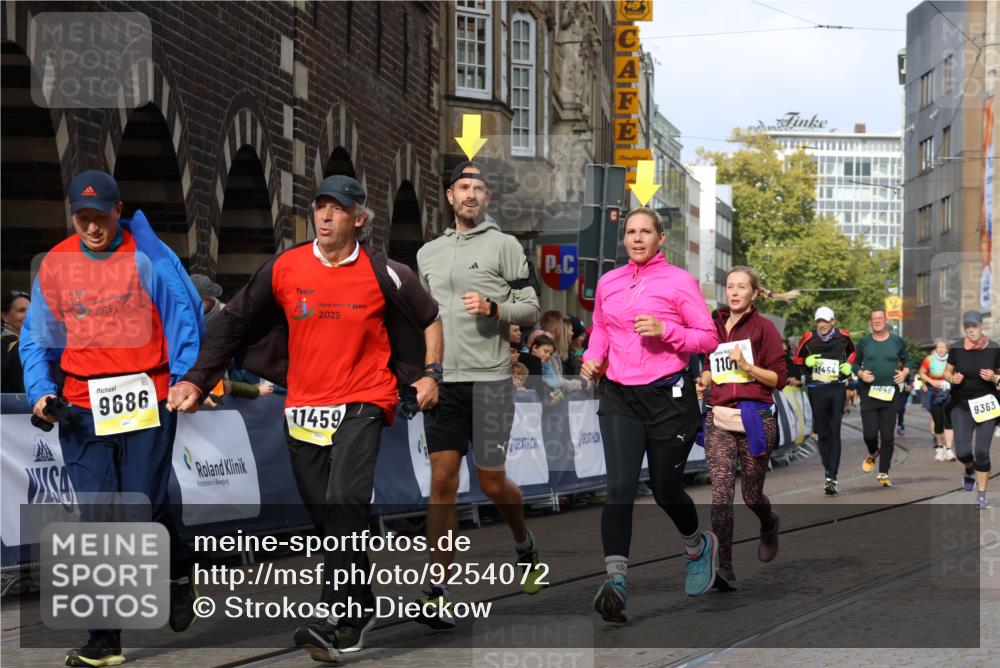 05.10.2025 - 20. swb-Marathon Bremen Strokosch-Dieckow http://msf.ph/oto/9254072 05.10.2025 11:02:05 Ziel 9324, 9363, 9426, 9536, 9686, 10301, 10508, 10855, 10879, 10887, 11014, 11454, 11459 meine-sportfotos.de