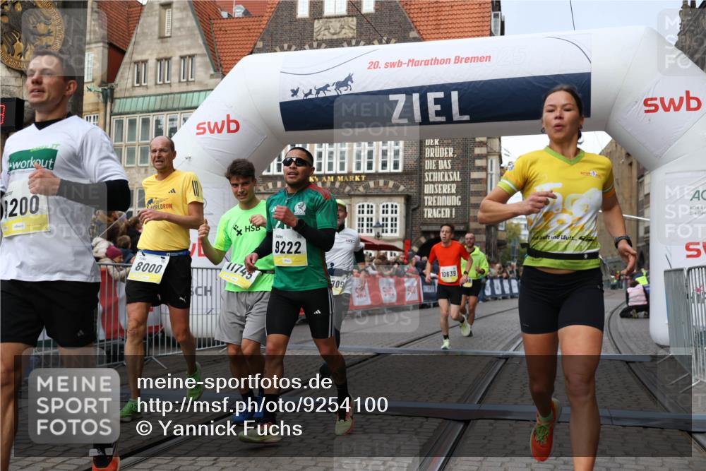 05.10.2025 - 20. swb-Marathon Bremen Yannick Fuchs http://msf.ph/oto/9254100 05.10.2025 10:45:49 Ziel 28, 8000, 9200, 9222, 9250, 9709, 10053, 10639, 10682, 10792, 11678, 11745 meine-sportfotos.de