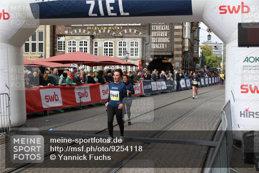 05.10.2025 - 20. swb-Marathon Bremen Yannick Fuchs http://msf.ph/oto/9254118 05.10.2025 11:14:57 Ziel 9303, 10602, 11448, 11557 meine-sportfotos.de