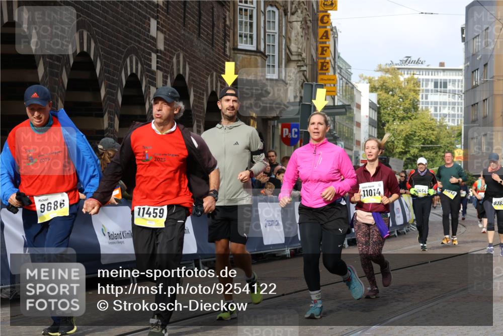05.10.2025 - 20. swb-Marathon Bremen Strokosch-Dieckow http://msf.ph/oto/9254122 05.10.2025 11:02:06 Ziel 9324, 9363, 9426, 9686, 10301, 10508, 10855, 10879, 10887, 11014, 11454, 11459 meine-sportfotos.de