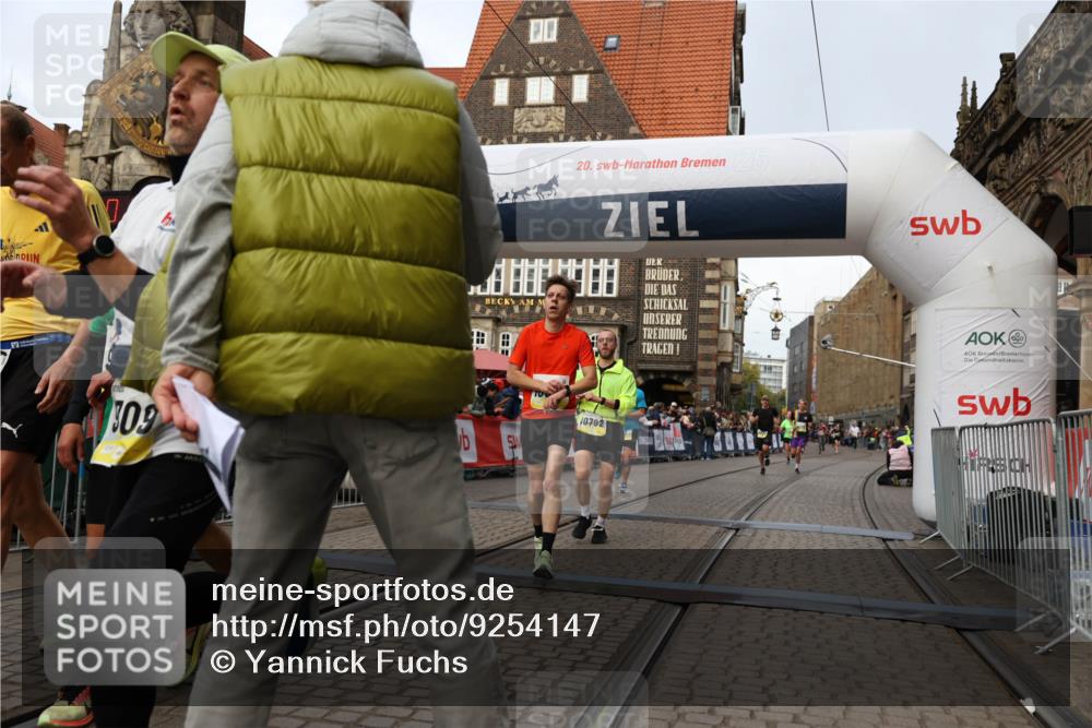 05.10.2025 - 20. swb-Marathon Bremen Yannick Fuchs http://msf.ph/oto/9254147 05.10.2025 10:45:50 Ziel 28, 8000, 9200, 9222, 9709, 10053, 10350, 10639, 10792, 10823, 11678, 11745 meine-sportfotos.de