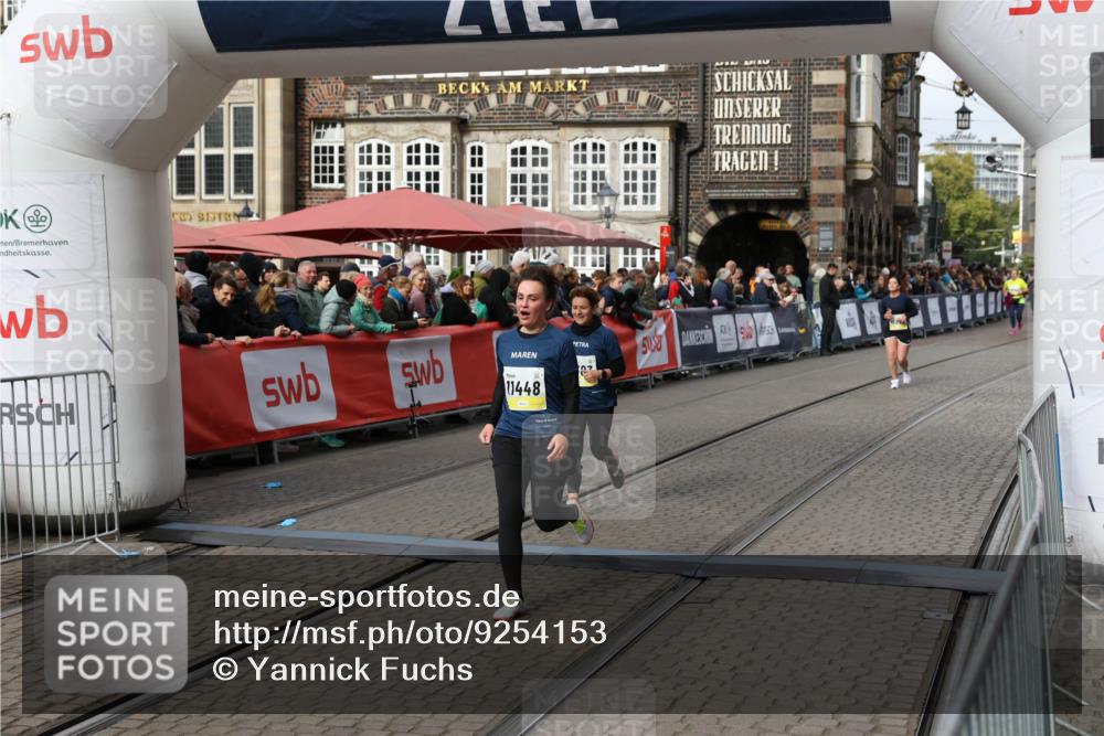 05.10.2025 - 20. swb-Marathon Bremen Yannick Fuchs http://msf.ph/oto/9254153 05.10.2025 11:14:57 Ziel 9303, 10602, 11448, 11557 meine-sportfotos.de