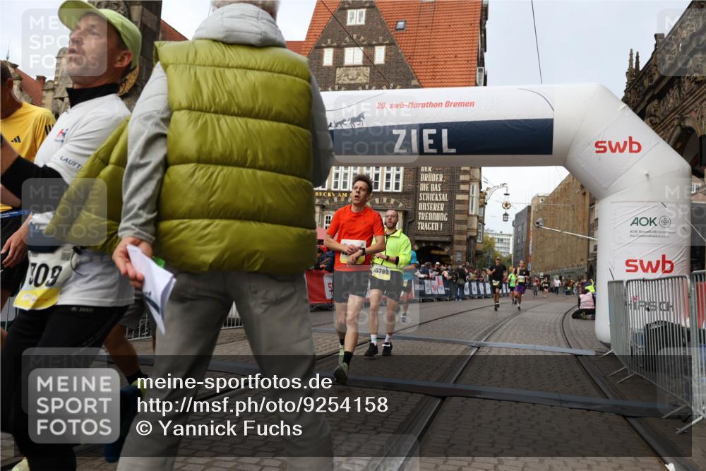 05.10.2025 - 20. swb-Marathon Bremen Yannick Fuchs http://msf.ph/oto/9254158 05.10.2025 10:45:50 Ziel 28, 8000, 9200, 9222, 9709, 10053, 10350, 10639, 10792, 10823, 11678, 11745 meine-sportfotos.de
