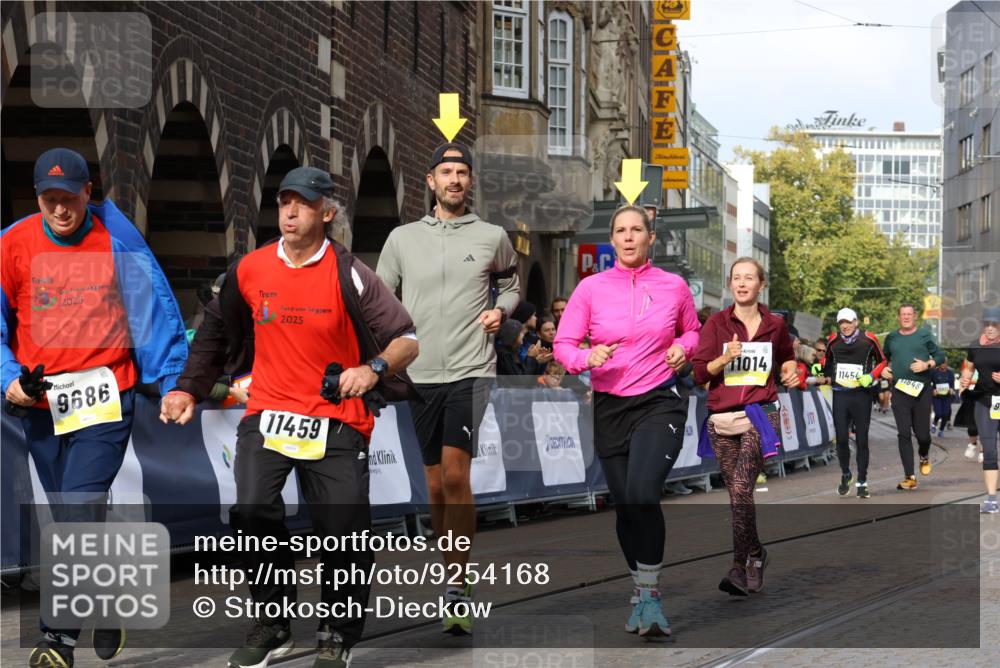 05.10.2025 - 20. swb-Marathon Bremen Strokosch-Dieckow http://msf.ph/oto/9254168 05.10.2025 11:02:06 Ziel 9324, 9363, 9426, 9686, 10301, 10508, 10855, 10879, 10887, 11014, 11454, 11459 meine-sportfotos.de