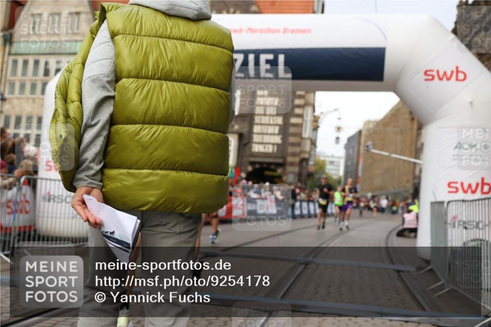 05.10.2025 - 20. swb-Marathon Bremen Yannick Fuchs http://msf.ph/oto/9254178 05.10.2025 10:45:51 Ziel 28, 8000, 9200, 9222, 9709, 9960, 10350, 10639, 10792, 10823, 11678, 11745 meine-sportfotos.de