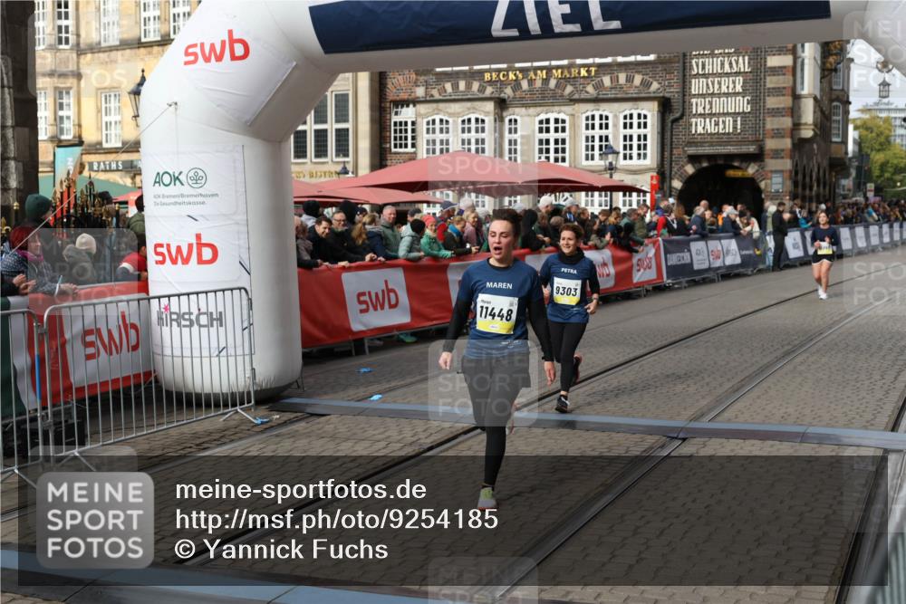 05.10.2025 - 20. swb-Marathon Bremen Yannick Fuchs http://msf.ph/oto/9254185 05.10.2025 11:14:57 Ziel 9303, 10602, 11448, 11557 meine-sportfotos.de