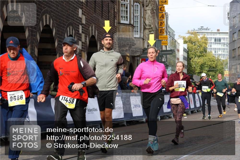 05.10.2025 - 20. swb-Marathon Bremen Strokosch-Dieckow http://msf.ph/oto/9254188 05.10.2025 11:02:06 Ziel 9324, 9363, 9426, 9686, 10301, 10508, 10855, 10879, 10887, 11014, 11454, 11459 meine-sportfotos.de