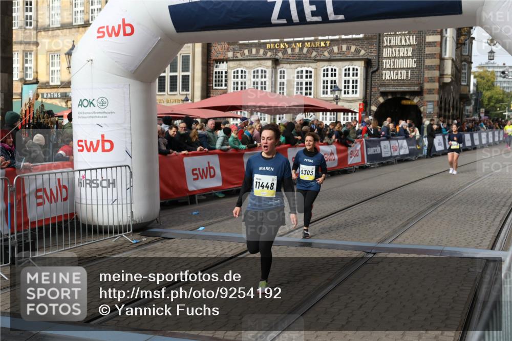 05.10.2025 - 20. swb-Marathon Bremen Yannick Fuchs http://msf.ph/oto/9254192 05.10.2025 11:14:57 Ziel 9303, 10602, 11448, 11557 meine-sportfotos.de