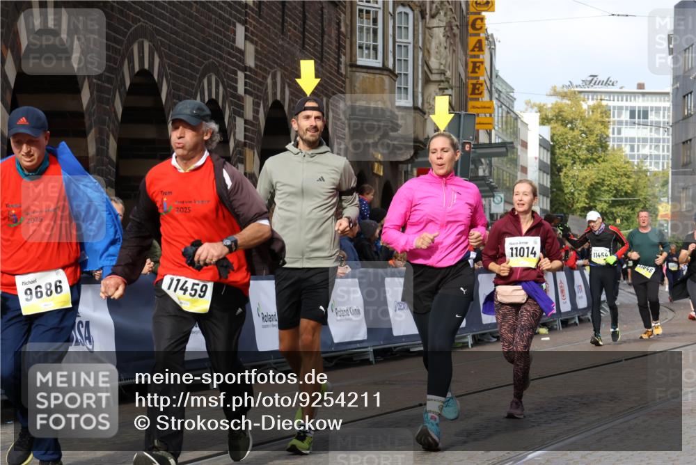 05.10.2025 - 20. swb-Marathon Bremen Strokosch-Dieckow http://msf.ph/oto/9254211 05.10.2025 11:02:06 Ziel 9324, 9363, 9426, 9686, 10301, 10508, 10855, 10879, 10887, 11014, 11454, 11459 meine-sportfotos.de