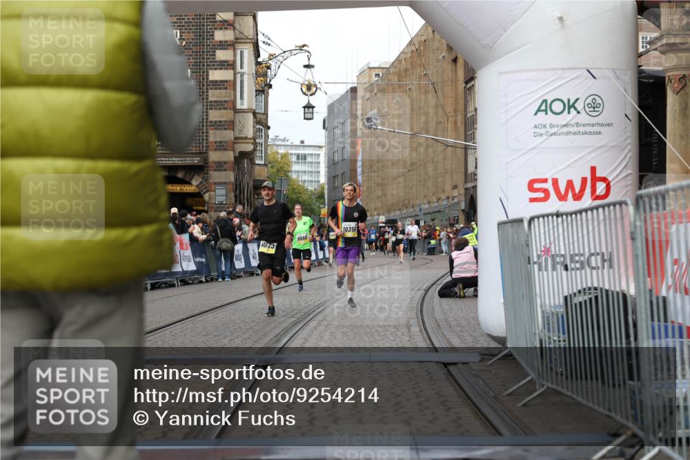 05.10.2025 - 20. swb-Marathon Bremen Yannick Fuchs http://msf.ph/oto/9254214 05.10.2025 10:45:52 Ziel 28, 8000, 9200, 9222, 9709, 9960, 10350, 10639, 10792, 10823, 11678, 11745 meine-sportfotos.de