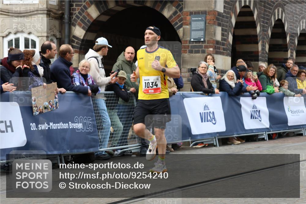 05.10.2025 - 20. swb-Marathon Bremen Strokosch-Dieckow http://msf.ph/oto/9254240 05.10.2025 12:52:15 Ziel 1000, 1034 meine-sportfotos.de